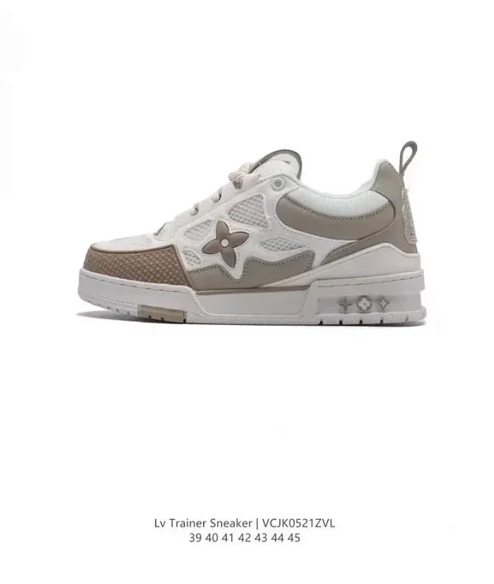 Fashionable casual shoes